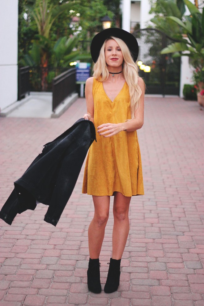 yellow dress